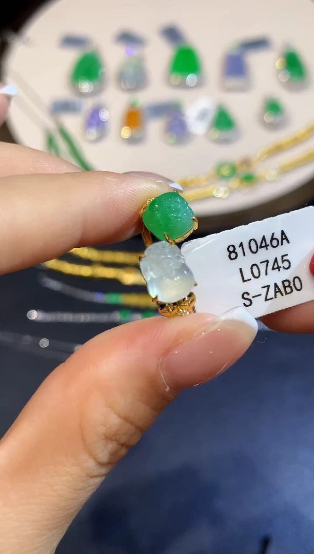 翡翠18K金镶嵌吊坠(不含链)L0745多样性发其一