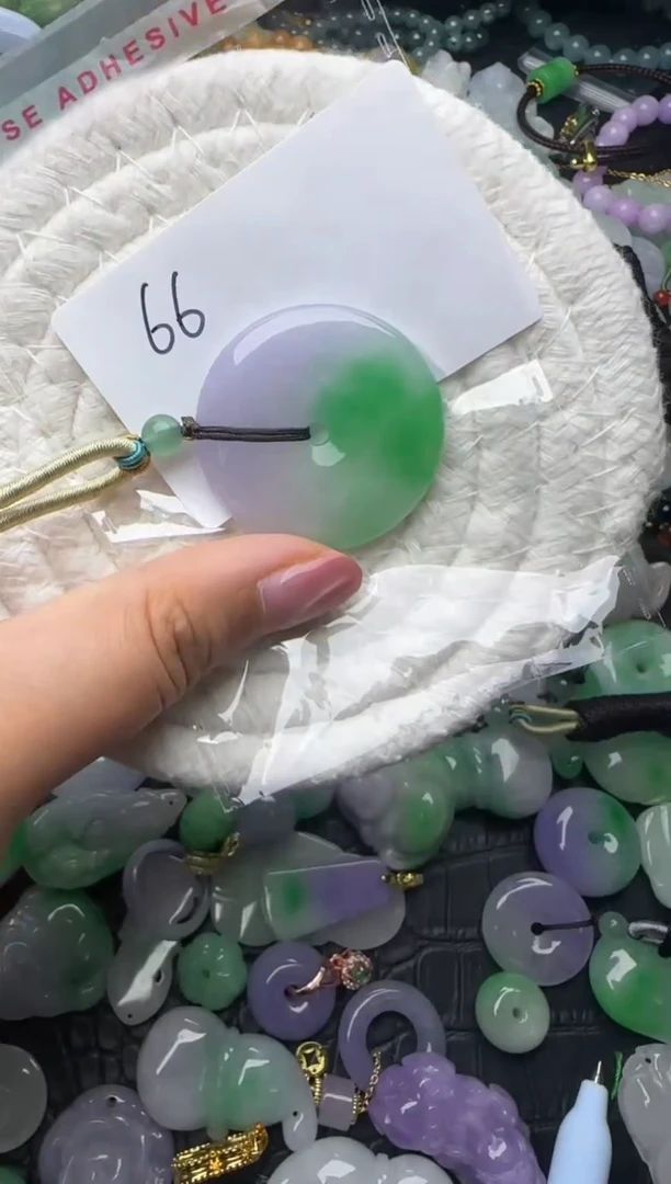 颈饰未镶嵌翡翠缅甸翡翠吊坠