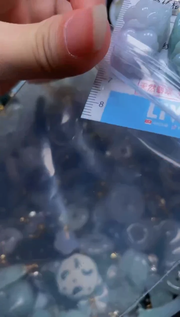 吊坠(不含链)未镶嵌翡翠3413