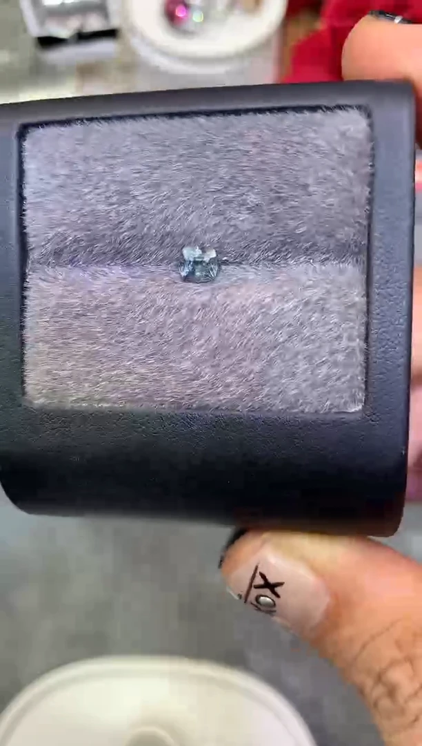 裸石尖晶石枕型 蓝绿色调 0.69ct