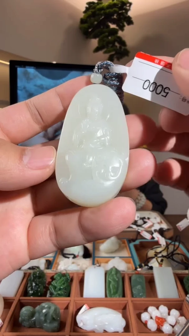 颈饰未镶嵌和田玉1