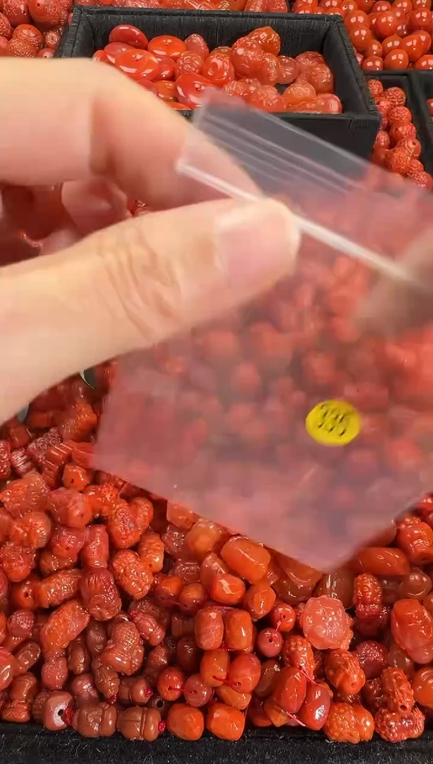 颈饰未镶嵌南红玛瑙1