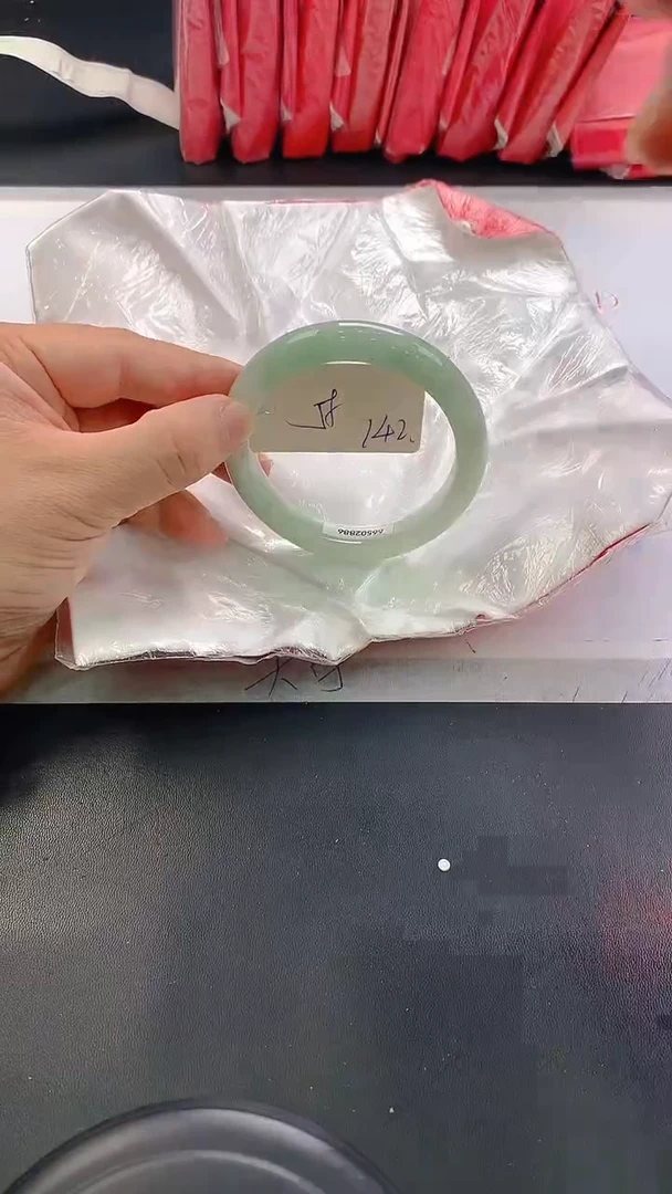未镶嵌手镯翡翠142