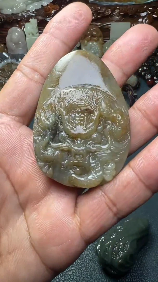 未镶嵌和田玉把件-