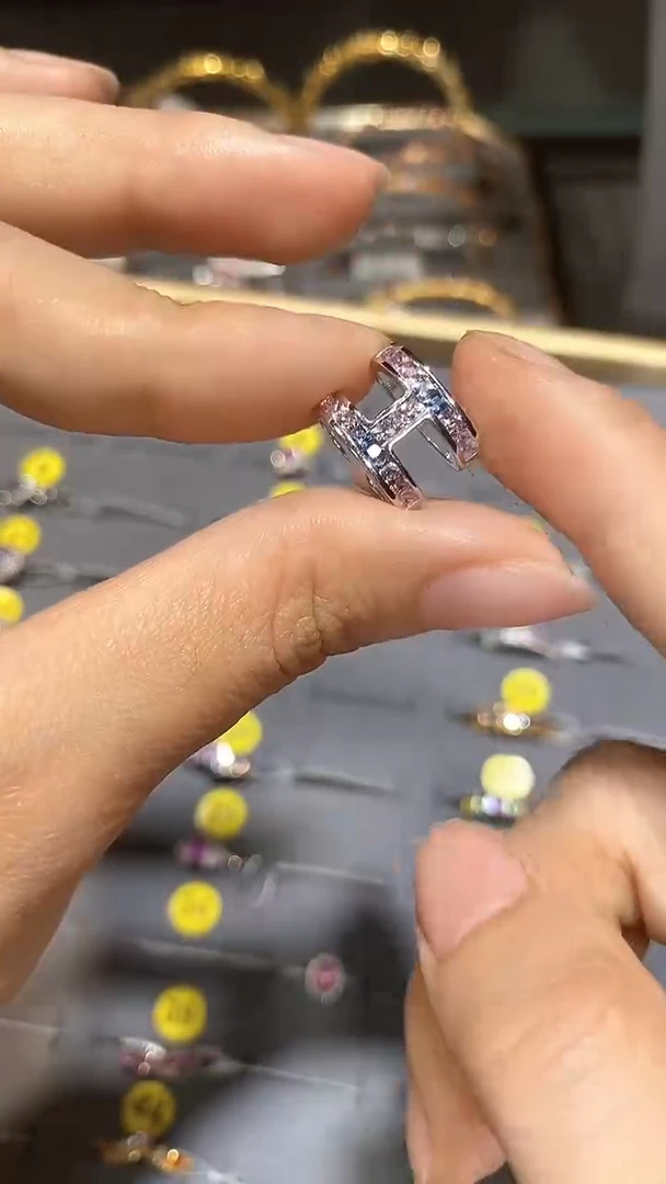 吊坠(不含链)蓝宝石18K金镶嵌
