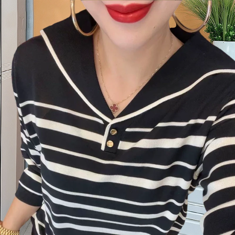 网红爆款时尚黑白条纹毛衣长袖针织衫秋冬中老年妈妈宽松百搭上衣