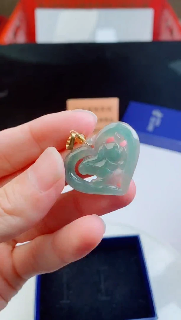 颈饰未镶嵌翡翠   ·