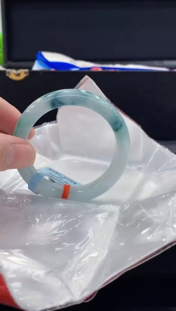 未镶嵌手镯翡翠翡翠手镯