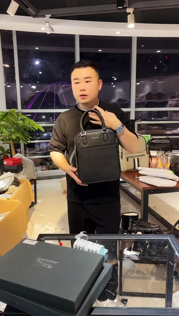 头层牛皮韩爵绅士包包皮具841