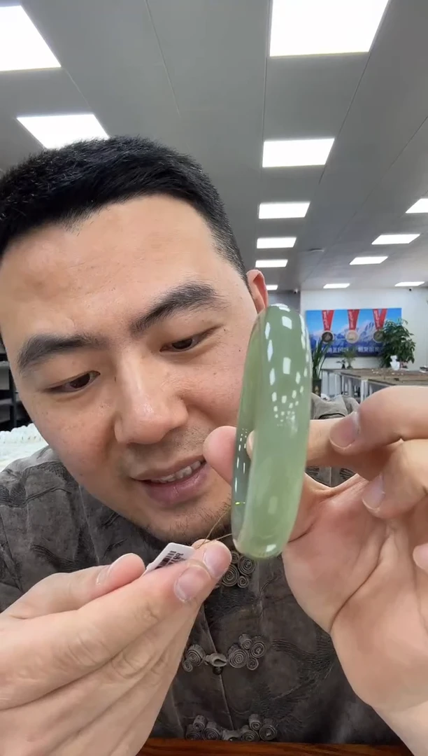 【闪购商品】和田玉手镯未镶嵌63  721