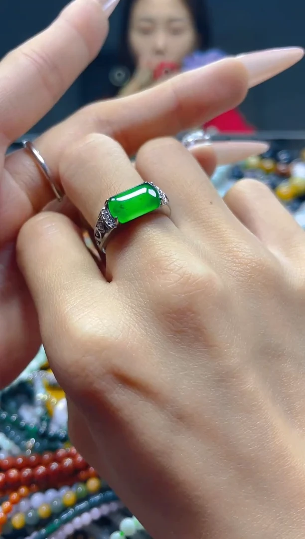 颈饰未镶嵌翡翠/F/翡翠A货，一件也是批发价