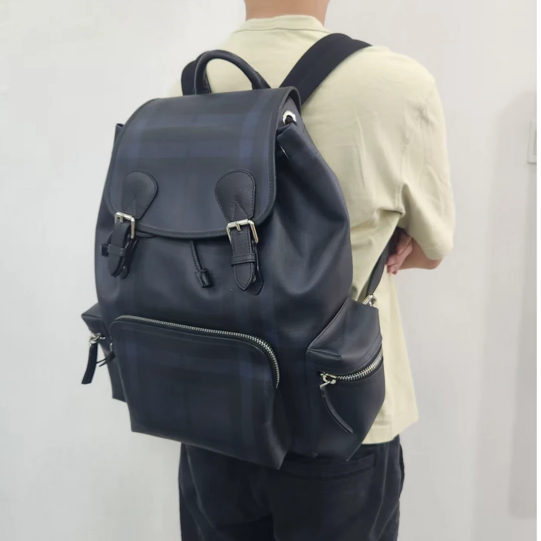 95新 BURBERRY/博柏利 藏蓝包格纹双肩包/云海优选/H21989