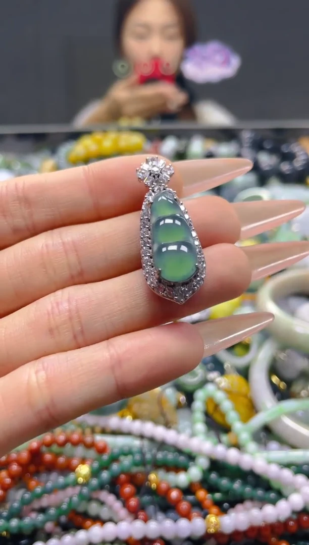 颈饰未镶嵌翡翠/U/翡翠A货，一件也是批发价