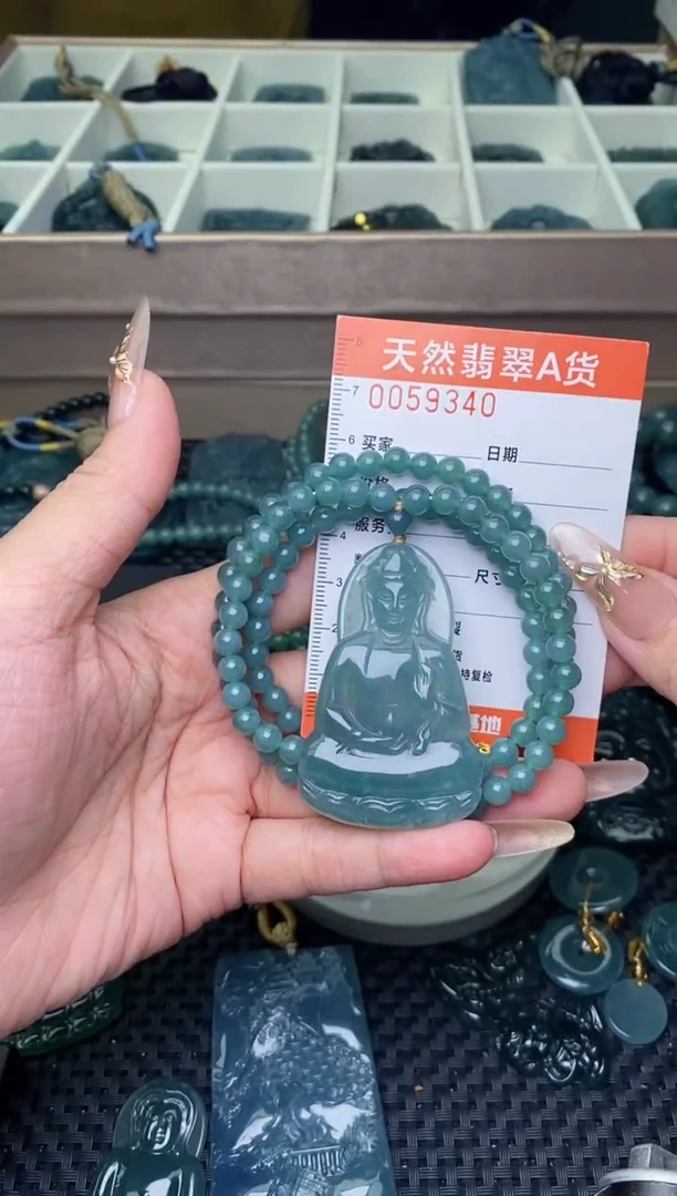 翡翠未镶嵌颈饰