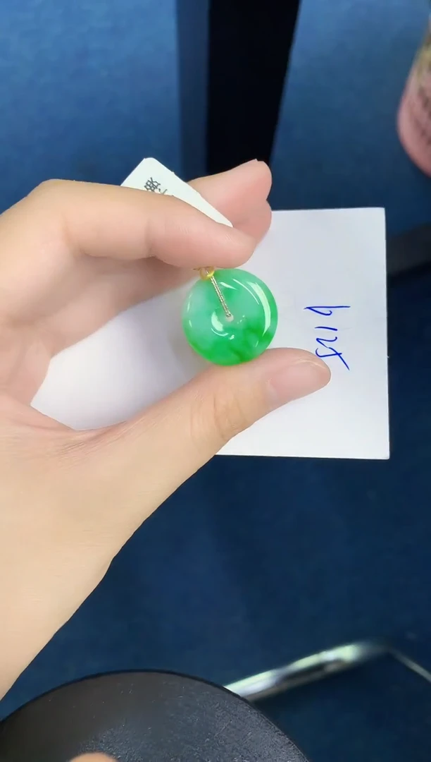 翡翠18K金镶嵌颈饰天然翡翠緬甸A貨
