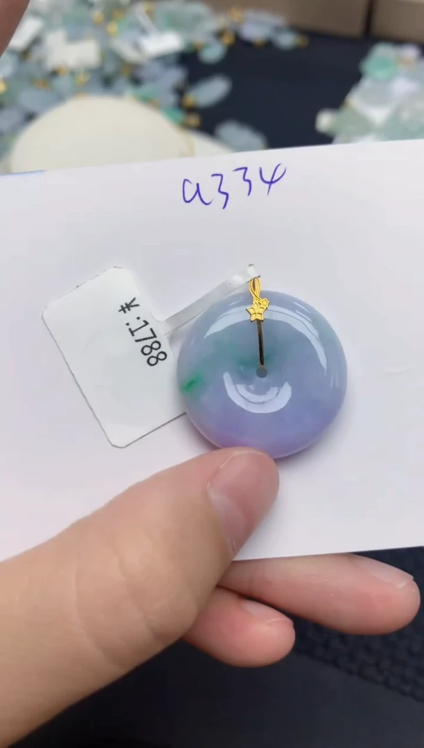 翡翠18K金镶嵌颈饰天然缅甸A货翡翠
