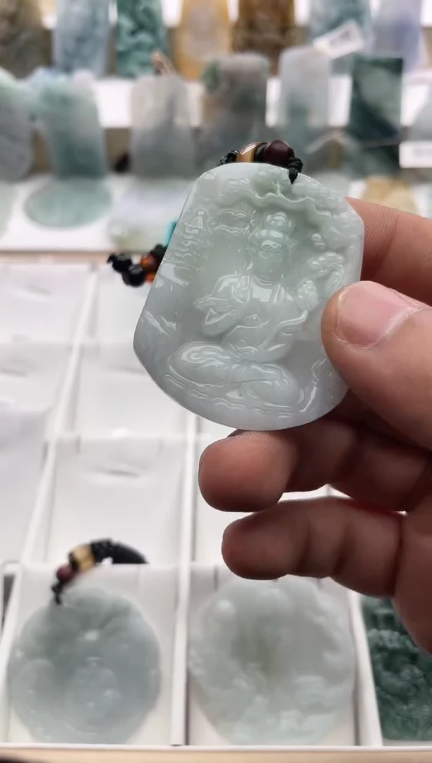 【闪购商品】翡翠颈饰未镶嵌..../1/18/ 223