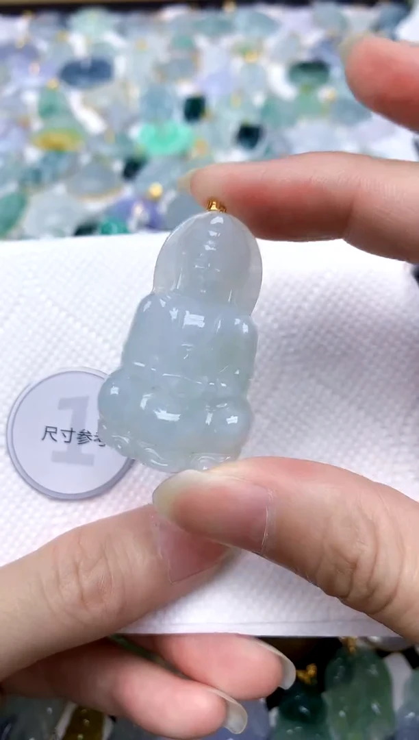 颈饰18K金镶嵌翡翠天然A货翡翠