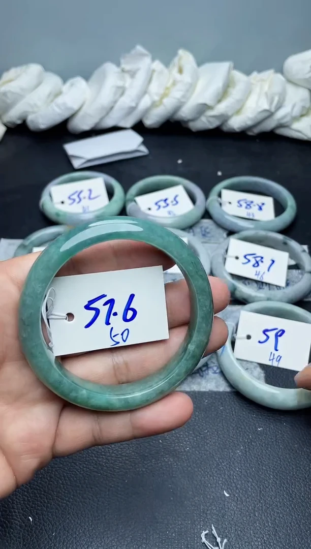 未镶嵌手镯翡翠50