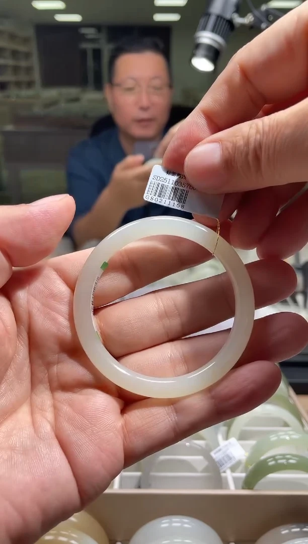 未镶嵌手镯和田玉52-54圈口 1168