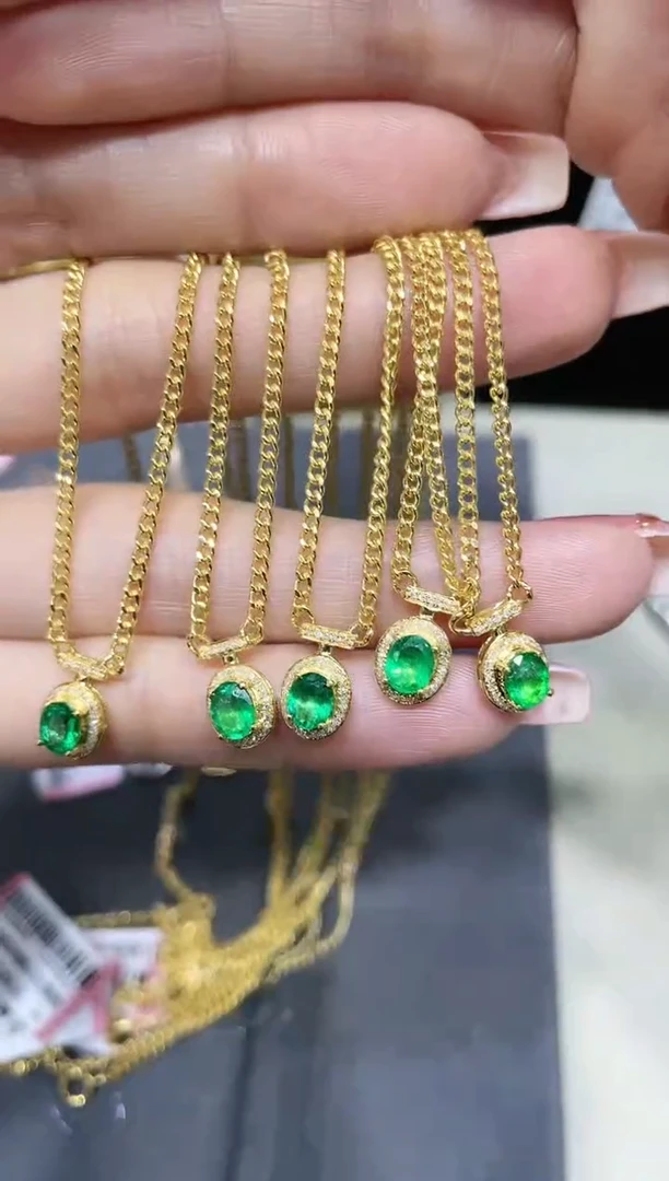 18K金镶嵌祖母绿项链  多样性发其一