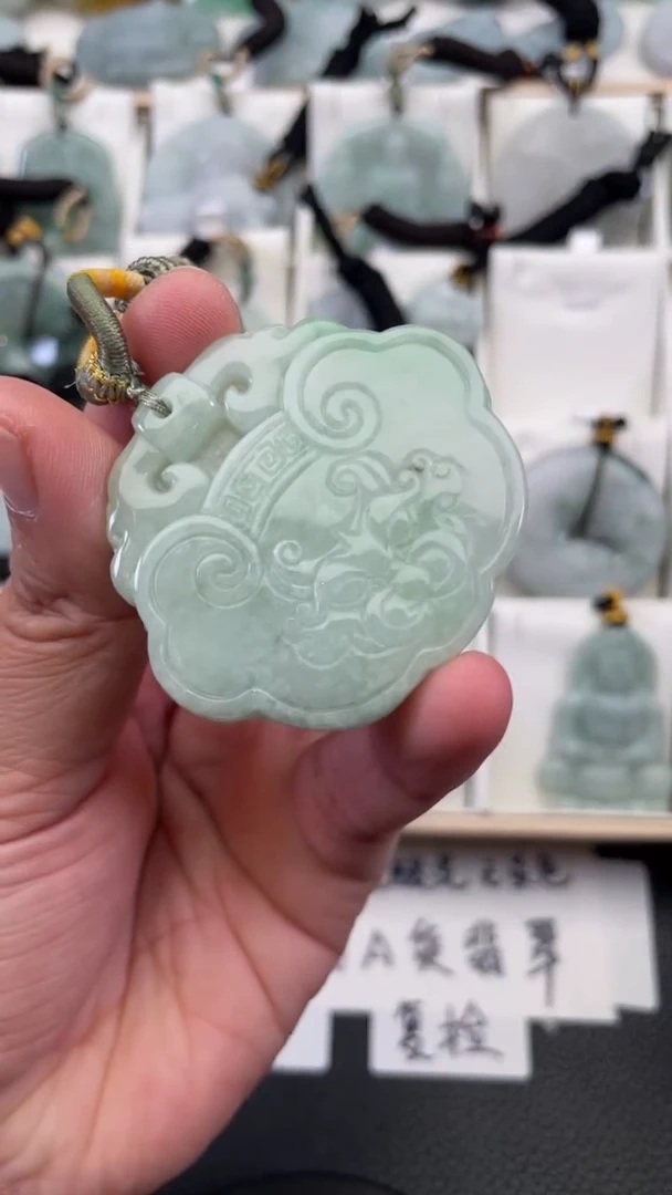 颈饰未镶嵌翡翠天然缅甸翡翠A货249