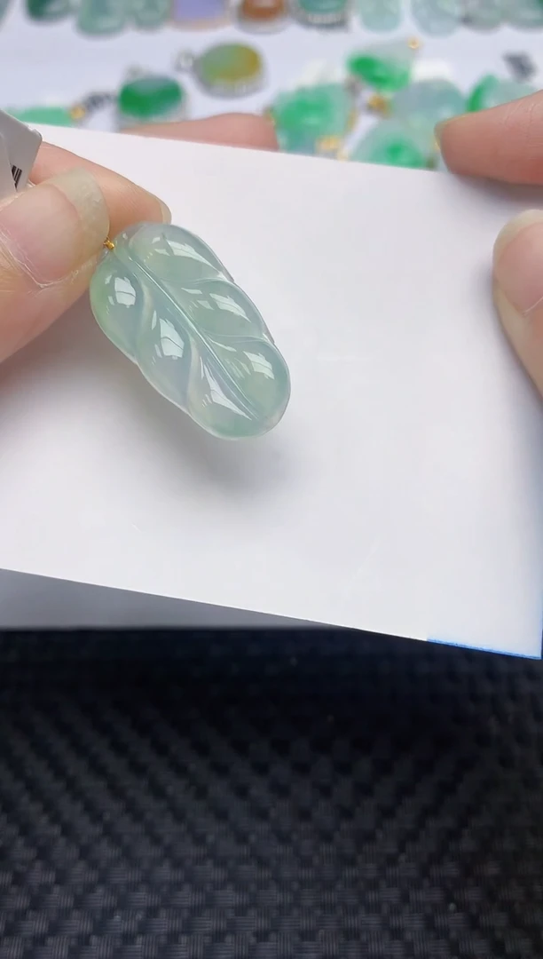 翡翠18K金镶嵌颈饰天然翡翠A货