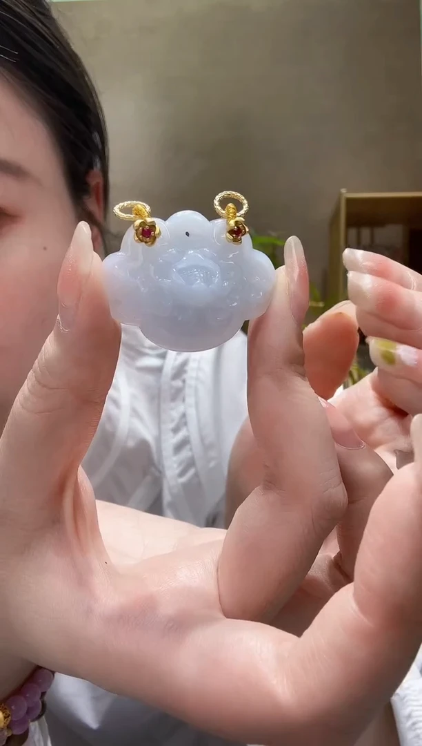 翡翠未镶嵌颈饰吊坠