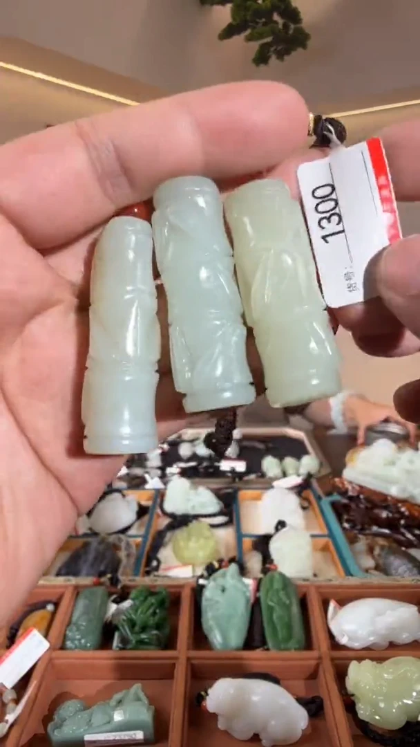 颈饰未镶嵌和田玉多样性发货其中一件