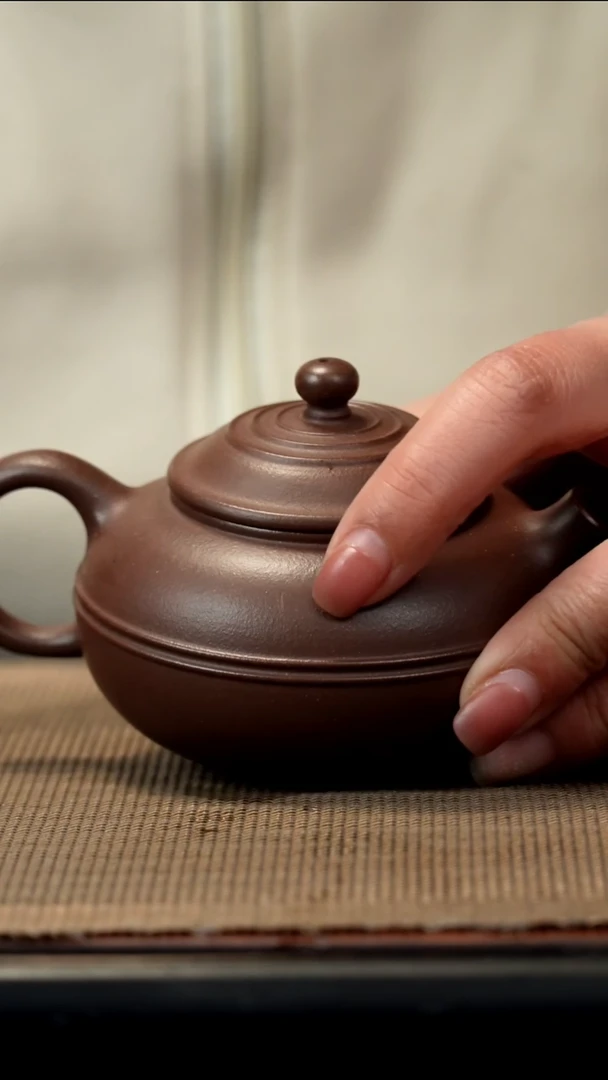 紫砂茶盏紫泥线圆井栏160CC微瑕