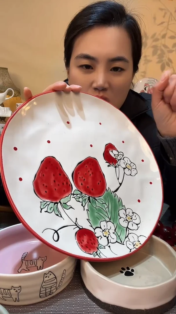 【闪购商品】瓷片11英寸草莓大盘 微瑕介意勿拍