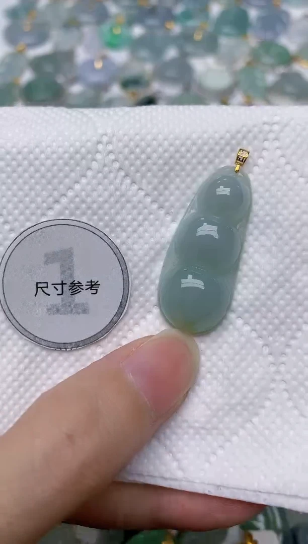 翡翠18K金镶嵌颈饰天然A货翡翠