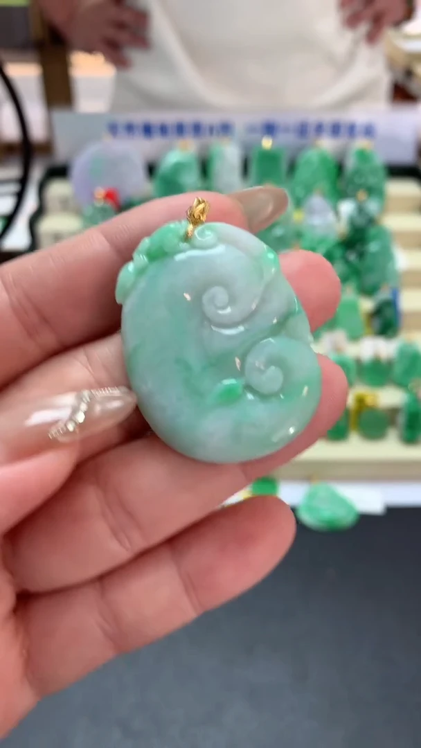 【闪购商品】翡翠吊坠(不含链)18K金镶嵌挂件