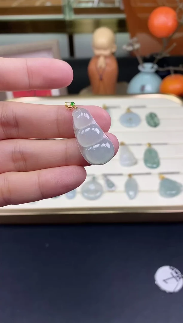 吊坠(不含链)18K金镶嵌翡翠豆子18K金扣镶嵌@@CMT1910