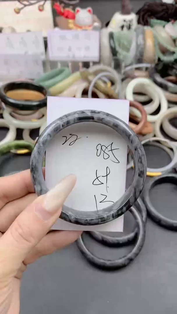 未镶嵌手镯石英质玉085