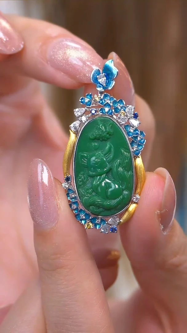 18K金镶嵌绿松石吊坠狐狸