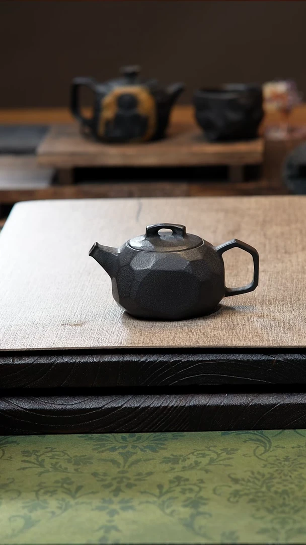 中式归玉堂冰碛岩重工雕刻磐石壶