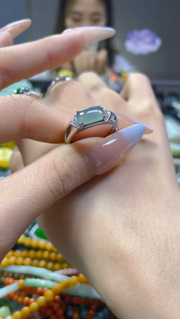 翡翠未镶嵌颈饰/B/翡翠A货，一件也是批发价