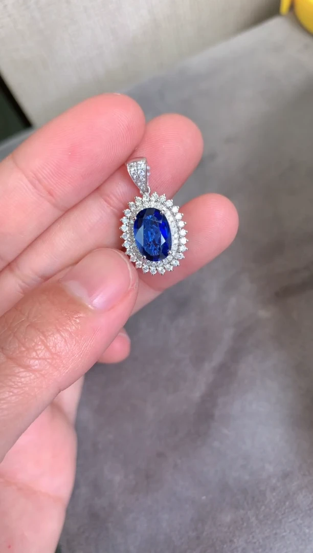【闪购商品】蓝宝石吊坠(不含链)18K金镶嵌2.3CT