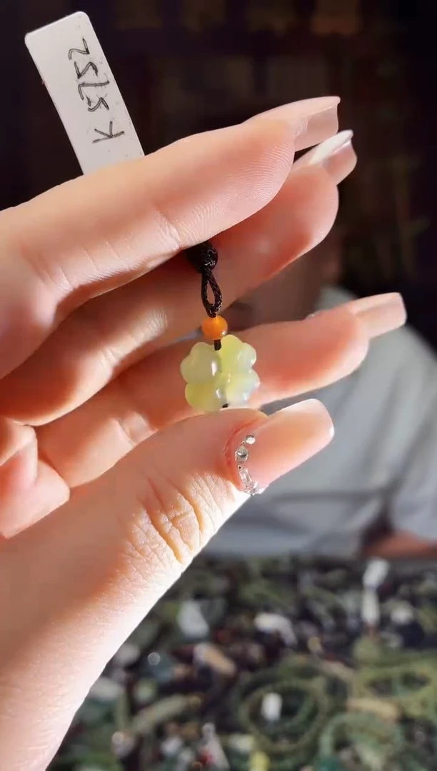 和田玉未镶嵌颈饰拍一发一