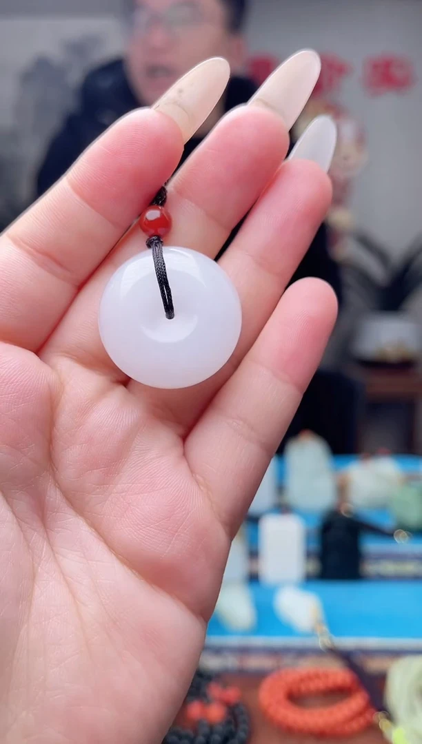 【闪购商品】石英质玉颈饰未镶嵌1