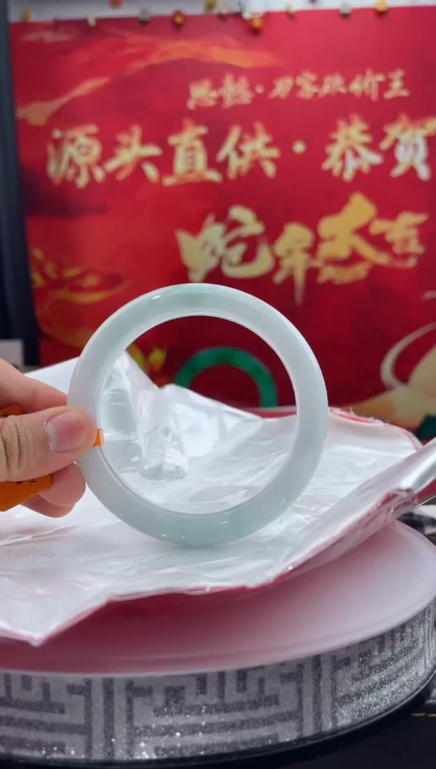 【闪购商品】翡翠手镯未镶嵌63翡翠手镯（微瑕）8