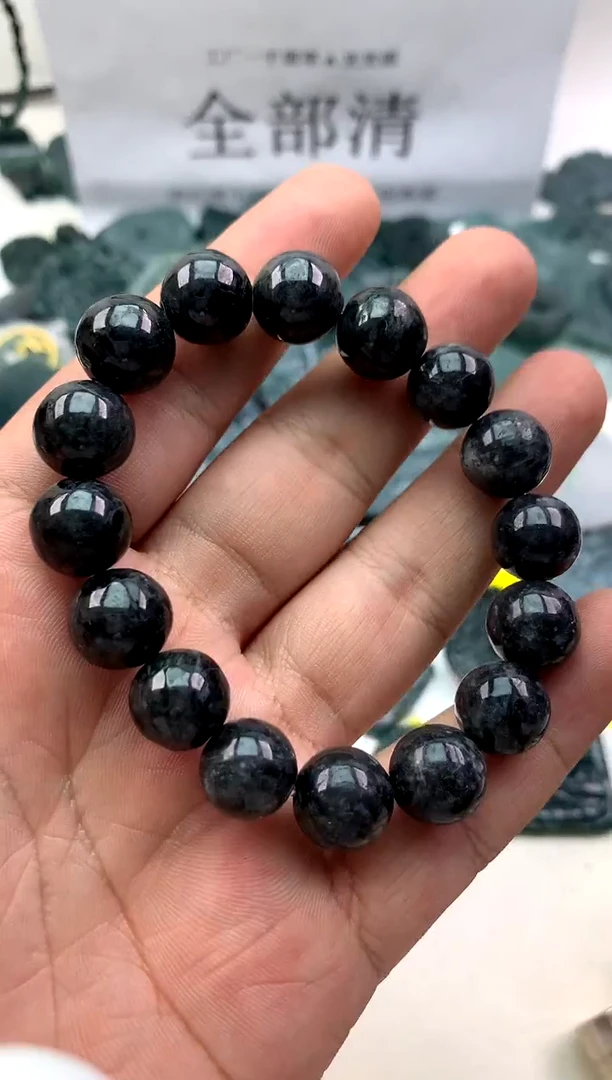 翡翠未镶嵌颈饰手串