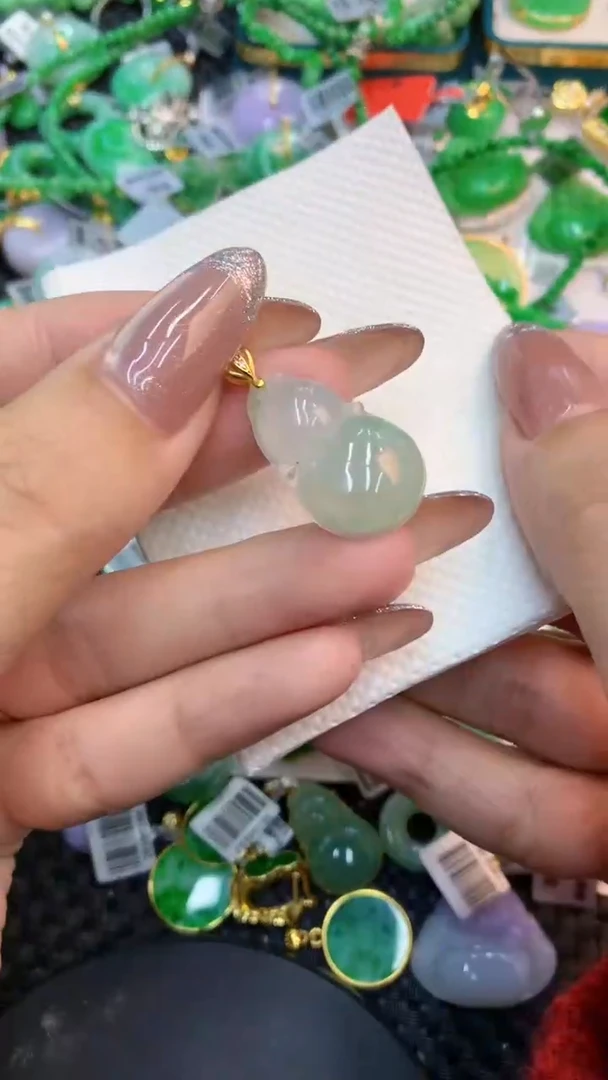 颈饰未镶嵌翡翠1