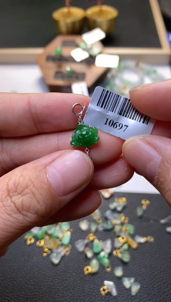 翡翠18K金镶嵌吊坠(不含链)翡翠净货10697
