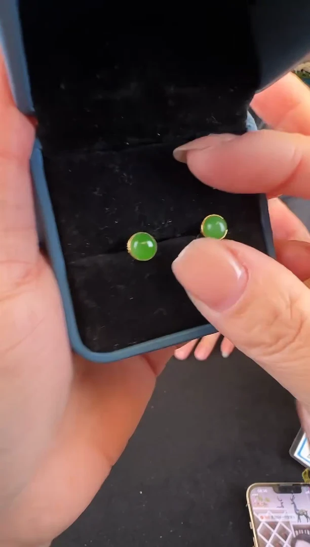 银S925镶嵌和田玉耳饰圆蛋面