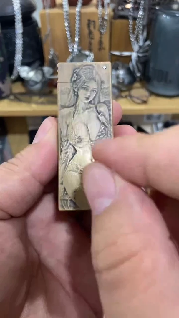 瓷片闪购商品  如图所示