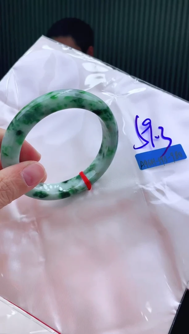 未镶嵌手镯翡翠58+