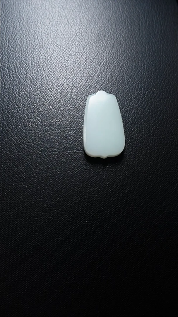 【闪购商品】和田玉（糖玉）颈饰未镶嵌无事牌