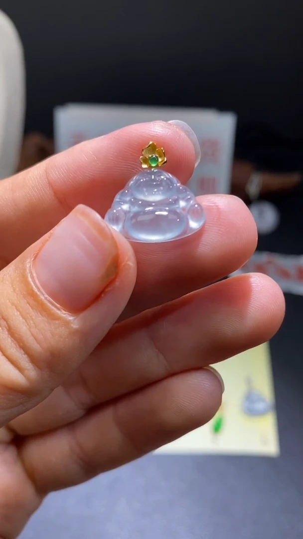 翡翠18K金镶嵌颈饰翡翠吊坠